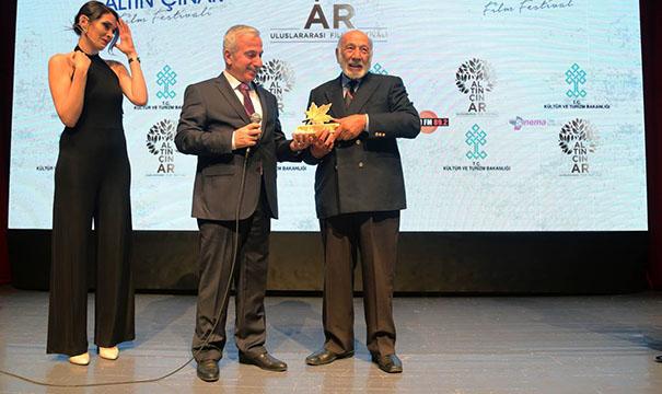 Yılmaz Gruda'ya 'Yaşam Boyu Onur' ödülü 1 Yılmaz Gruda’ya ‘Yaşam Boyu Onur’ ödülü