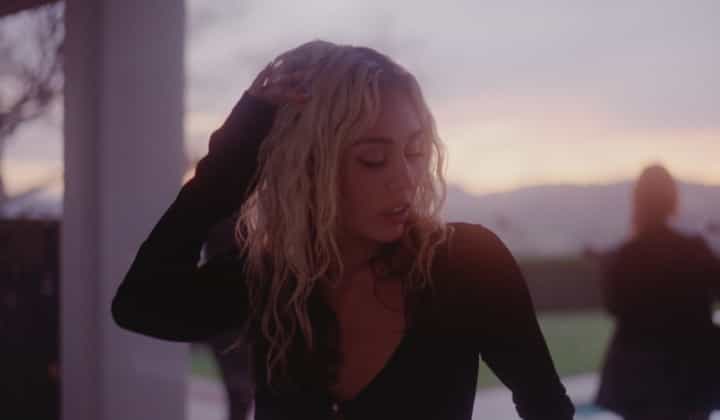 Miley Cyrus - Endless Summer Vacation'ı için geri sayım başladı 3 Miley Cyrus – Endless Summer Vacation’ı için geri sayım başladı