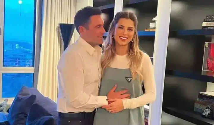 Nazlı Sabancı’dan yeni hamilelik pozları