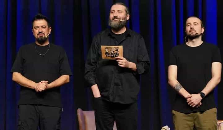 'Meksika Açmazı' ekibi depremzedeler için sahnede 1 ‘Meksika Açmazı’ ekibi depremzedeler için sahnede