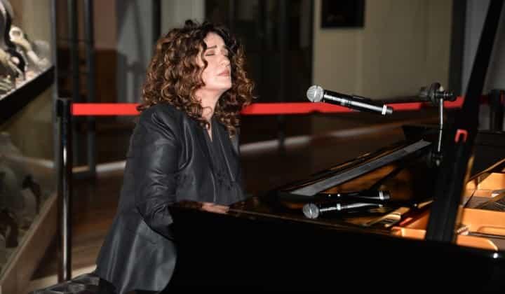 Ünlü besteci ve piyanist Anjelika Akbar Acarkent Coliseum’da 1 Ünlü besteci ve piyanist Anjelika Akbar Acarkent Coliseum’da