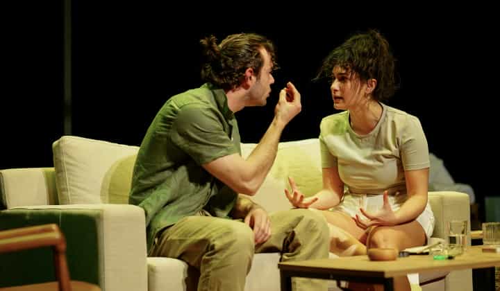 Levent Can, Hande Doğandemir ve Aytaç Şaşmaz’ın çarpıcı performanslarıyla 'Eksik' Nisan ayında da sahnelerde 2 Levent Can, Hande Doğandemir ve Aytaç Şaşmaz’ın çarpıcı performanslarıyla ‘Eksik’ Nisan ayında da sahnelerde