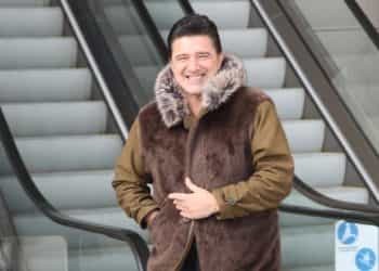 Hakan Ural dostlarıyla AVM’de buluştu
