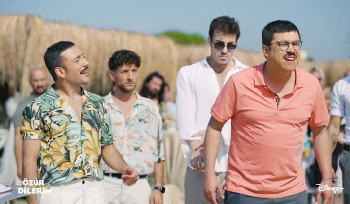 'Özür Dilerim' filminden ilk görüntüler yayınlandı 1 ‘Özür Dilerim’ filminden ilk görüntüler yayınlandı