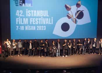 Başrollerinde Kıvanç Tatlıtuğ ve Funda Eryiğit’in yer aldığı ‘Boğa Boğa’nın prömiyeri gerçekleşti