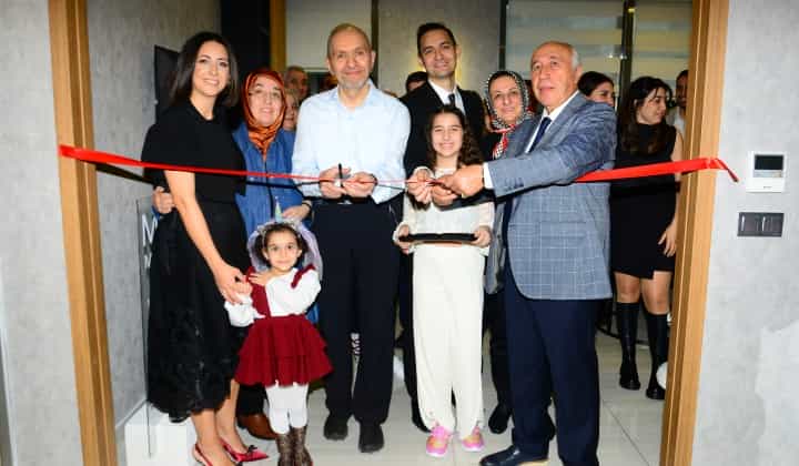 Servet-İsmail Çalıkoğlu çifti ilk kliniklerini Fulya'da hizmete açtı 3 Servet-İsmail Çalıkoğlu çifti ilk kliniklerini Fulya’da hizmete açtı