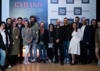 Bülent Emin Yarar’ın ‘Cyrano’ya hayat verdiği oyunun prömiyeri gerçekleşti
