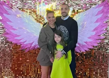 Demet Akalın’dan kızı Hira’ya ‘ev’ jesti