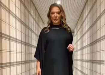 Demet Akalın zayıflamak için kolları sıvadı