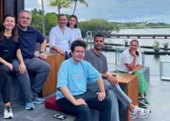 Nedim Keçeli, Başar Hacısüleymanoğlu ve Emre Nuhoğlu ailecek Mauritius’ta tatile çıktı