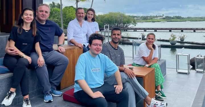 Nedim Keçeli, Başar Hacısüleymanoğlu ve Emre Nuhoğlu ailecek Mauritius'ta tatile çıktı 11 Nedim Keçeli, Başar Hacısüleymanoğlu ve Emre Nuhoğlu ailecek Mauritius’ta tatile çıktı
