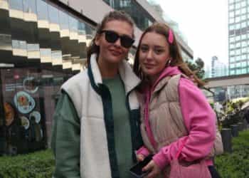 Melisa Döngel, kız kardeşi Elif ile alışveriş turunda