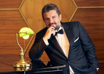 Mustafa Akay, ‘Aşk-ı Müebbet’in yakaladığı başarı sonrası, bu kez çok farklı bir proje ile müzikseverlerin karşısına çıkıyor