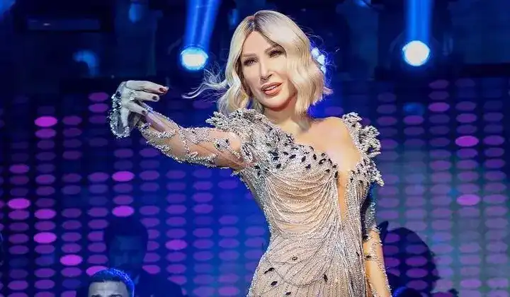 Seda Sayan, estetik yaptırıp da saklayanları hedef aldı