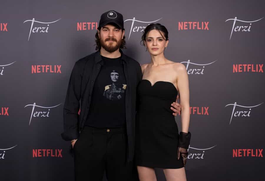 Netflix, yeni dizisi Terzi'nin lansmanını ekibin bir araya geldiği bir yemek ile kutladı 3 terzi1 Netflix, yeni dizisi Terzi'nin lansmanını ekibin bir araya geldiği bir yemek ile kutladı