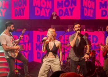 Red Bull’un düzenlediği ‘Red Monday’ ünlüleri bir araya getirdi