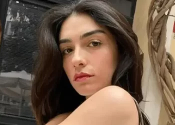 Hazar Ergüçlü, Kutay Soyocak ile aşkını Isnstagram’dan ilan etti