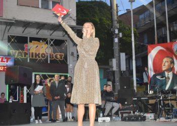Tuğba Özay, Makedonya’da 19 Mayıs’ı coşkuyla kutladı
