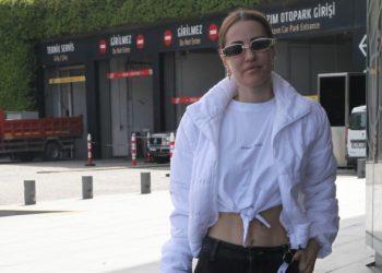 Derya Uluğ, yeni albümü için gün sayıyor