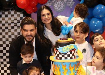 Sayışman Ailesi’nden mutluluk pozları