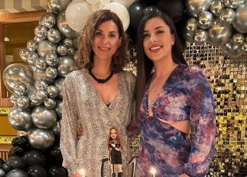 Merve Akıncı, yeni yaşını Antalya ve İstanbul’dan gelen yakın dostlarıyla kutladı