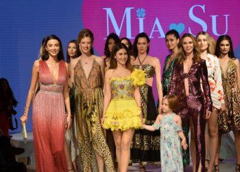 İnci Sözlük Open Stage’de moda rüzgarları esti