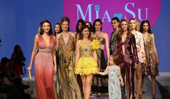 İnci Sözlük Open Stage’de moda rüzgarları esti