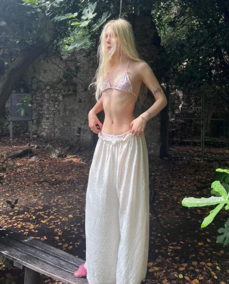 Aleyna Tilki, mini bikinisiyle takipçilerinin karşısına çıktı 4 6494a989e4bfdd12f055c3da Aleyna Tilki, mini bikinisiyle takipçilerinin karşısına çıktı