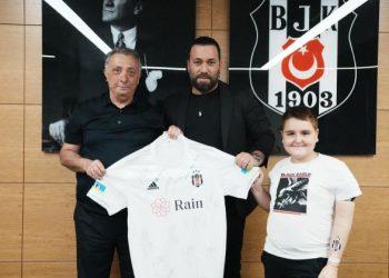 Ahmet Nur Çebi, Serkan Solmaz ile depremde ampüte kalan çocuklara yardım eli uzattı