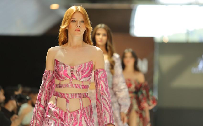 ayseguleraslan2 Fashion Week Türkiye 2023, 1. sezon defilelerini gerçekleştirdi