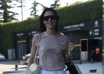 Cansu Dere doğallığı ve güzelliğiyle göz kamaştırdı