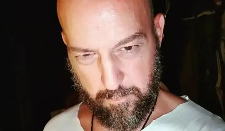 Lenfoma tedavisi gören Hakan Özoğuz sağlık durumunu açıkladı 1 Lenfoma tedavisi gören Hakan Özoğuz sağlık durumunu açıkladı
