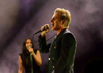 Teoman, ‘Aşık Bir Adam’ı Harbiye’de duyurdu