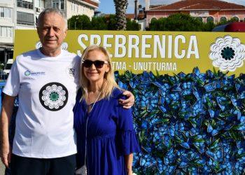 ‘Mavi Kelebekler’ Zeliha Sunal’ın tablosunda canlandı