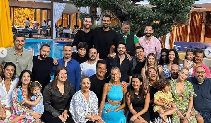Acun Ilıcalı'dan sevgilisi Ayça Çağla Altunkaya'ya sürpriz kutlama 1 Acun Ilıcalı’dan sevgilisi Ayça Çağla Altunkaya’ya sürpriz kutlama