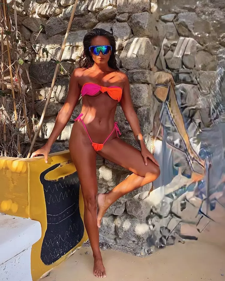 Eda Taşpınar mini bikinisiyle poz verdi 3 64ba298ae4bfdd1f740b48ed Eda Taşpınar mini bikinisiyle poz verdi