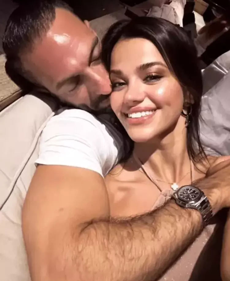 Allan Hakko ve sevgisi Selin Yağcıoğlu suda sarmaş dolaş 5 64bf574ee4bfdc1b40e91b37 Allan Hakko ve sevgisi Selin Yağcıoğlu suda sarmaş dolaş