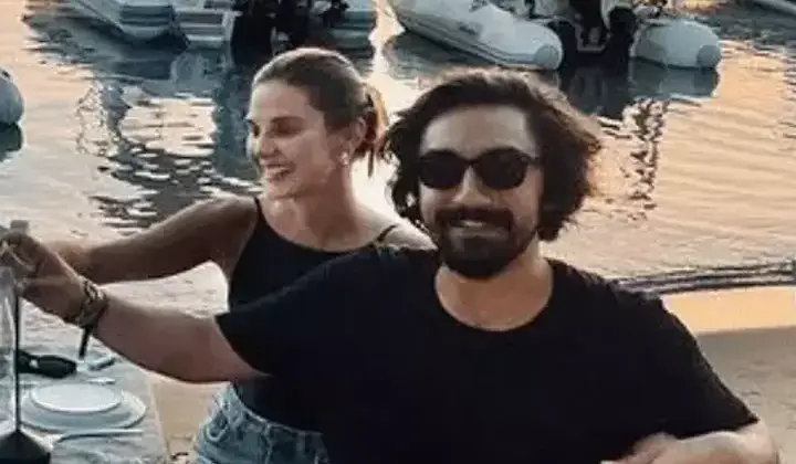 Alina Boz ve Umut Evirgen Mikonos’ta tatilde
