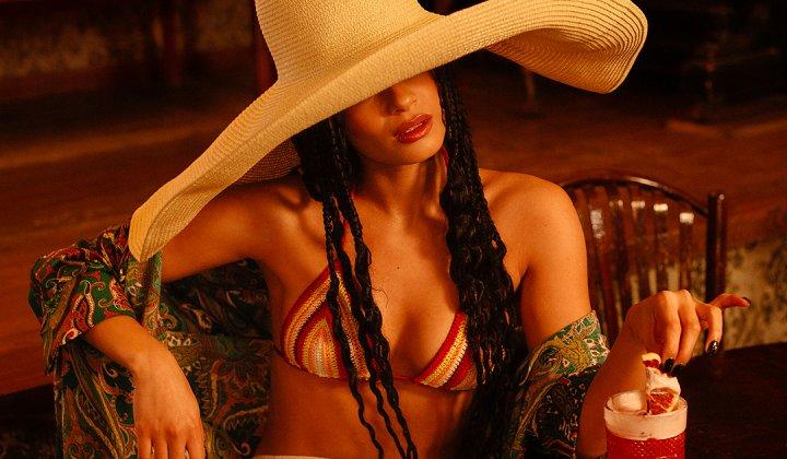 Aliyah’ın yeni single’ı ‘Bi’ Kez Daha’ yayında
