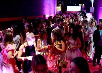 Barbie, pembe dünyasının kapılarını görkemli bir gala ile açtı