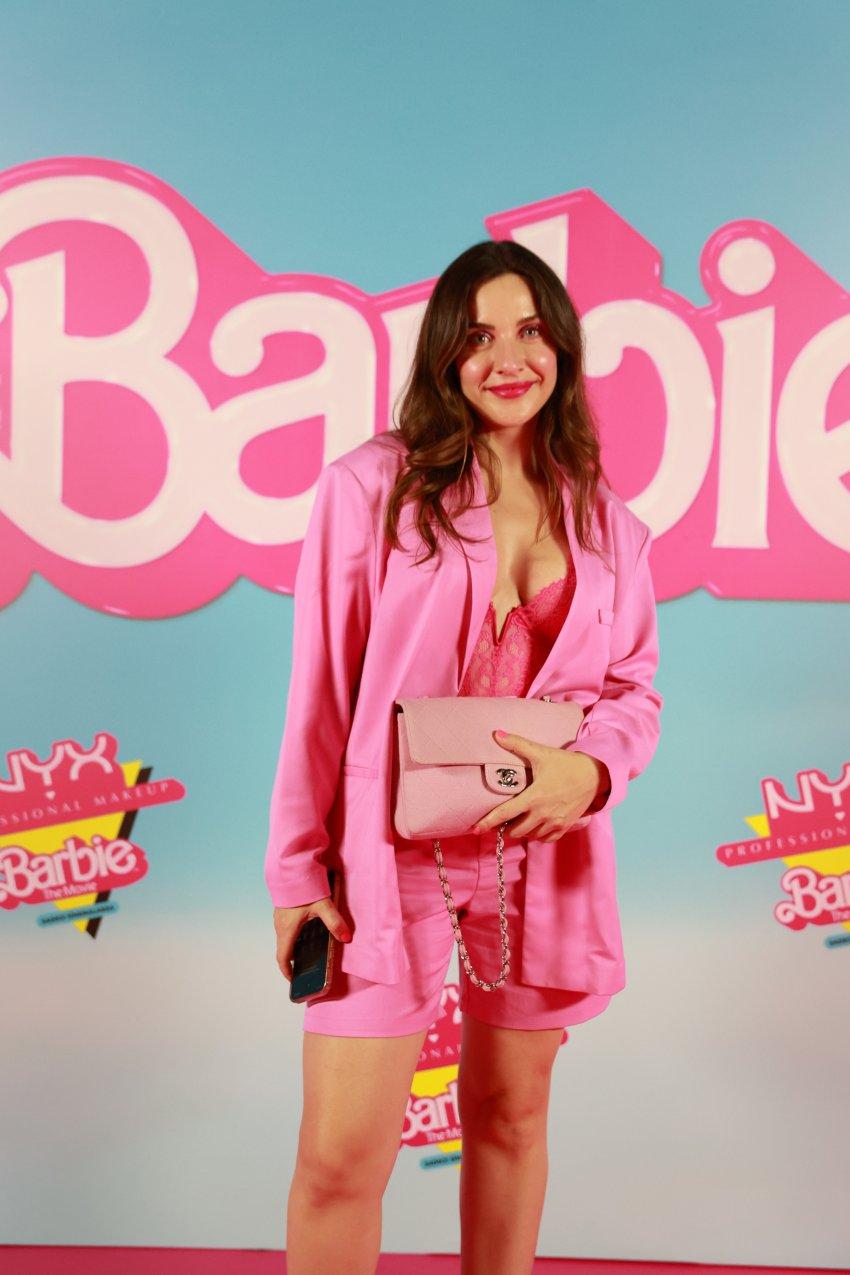 Barbie, pembe dünyasının kapılarını görkemli bir gala ile açtı 4 merve ozkaynak Barbie, pembe dünyasının kapılarını görkemli bir gala ile açtı