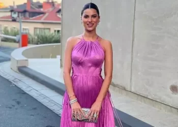 Nazlı Sabancı’dan karnı burnunda tekne paylaşımı geldi