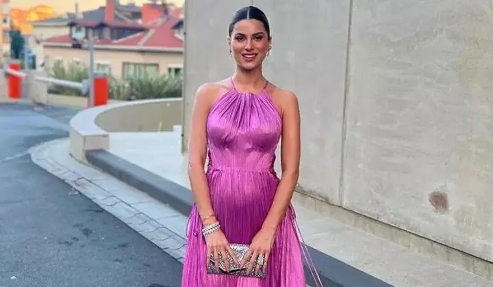 Nazlı Sabancı’dan karnı burnunda tekne paylaşımı geldi 2 Nazlı Sabancı’dan karnı burnunda tekne paylaşımı geldi