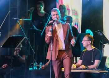 Özcan Deniz bayramın ilk günü Günay Restaurant’ta sahne aldı
