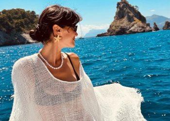 Pınar Deniz iki sezonun yorgunluğunu denizde atıyor