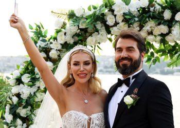 Sevilay Öztürk ile Vehbi Varol görkemli bir düğünle hayatlarını birleştirdi