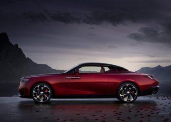 Rolls-Royce ilk droptail otomobili ‘La Rose Noire’ı tanıttı