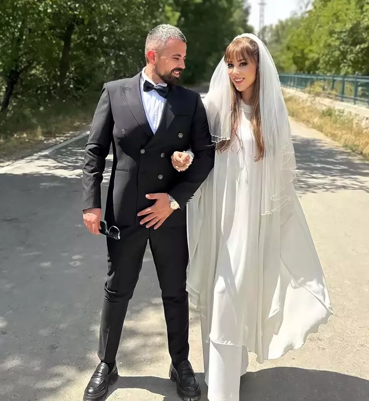 Tuğçe Tayfur, kısa bir süre önce tanıştığı Muhammet Aydın ile evlendi 3 64da199de4bfdc1264d78a52 Tuğçe Tayfur, kısa bir süre önce tanıştığı Muhammet Aydın ile evlendi