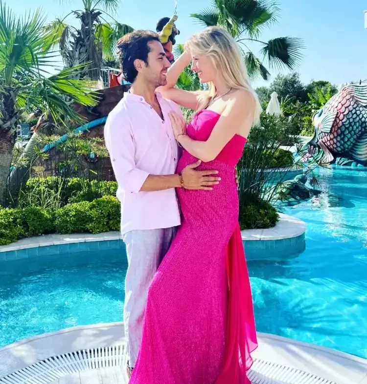 Wilma Elles'in üçüncü bebeğinin cinsiyeti belli oldu 3 64da70b9e4bfdd0e74f00b45 Wilma Elles'in üçüncü bebeğinin cinsiyeti belli oldu