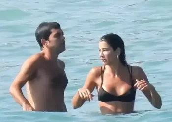 Berrak Tüzünataç’ın bitmeyen tatili!